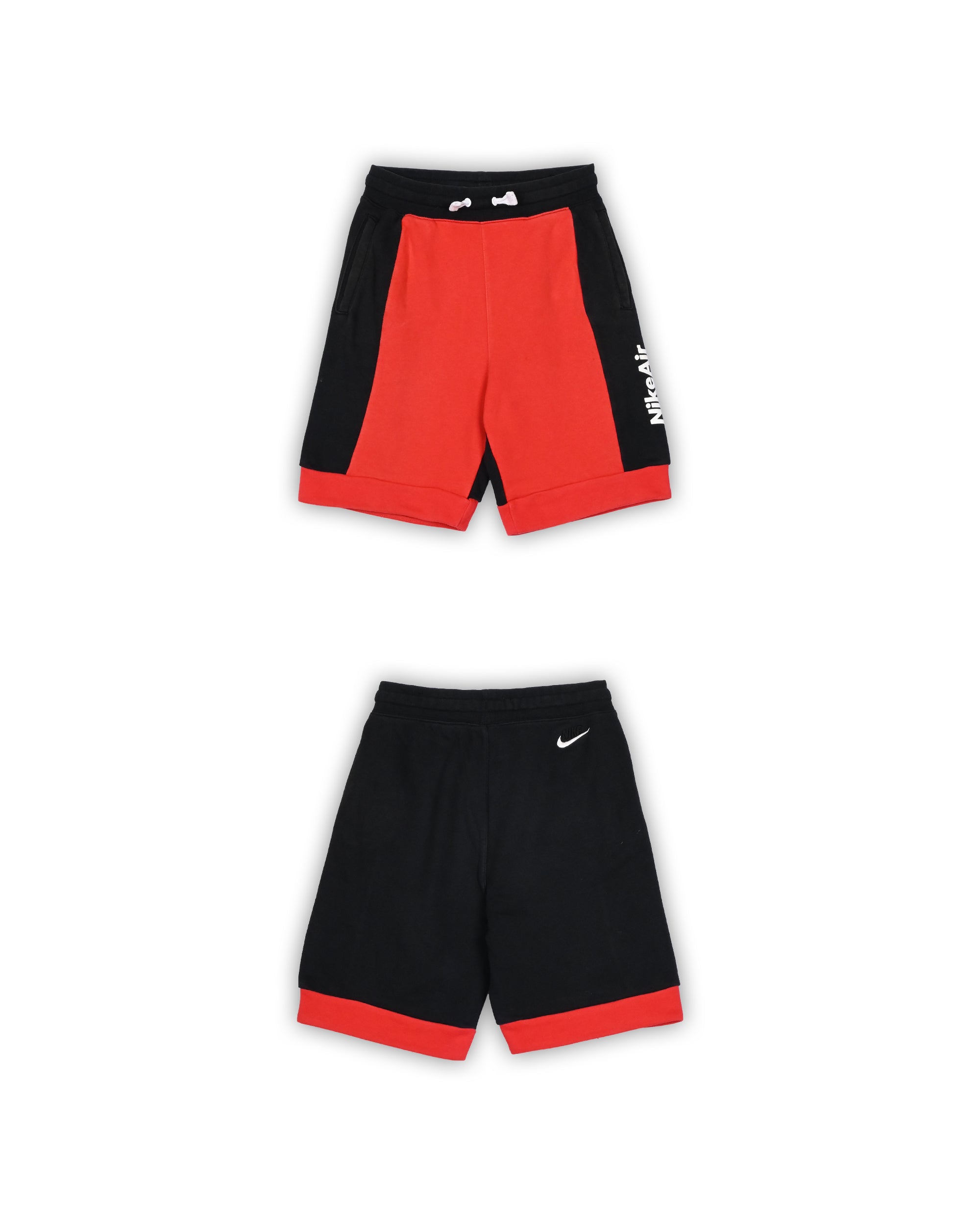 NIKE SHORTS - L