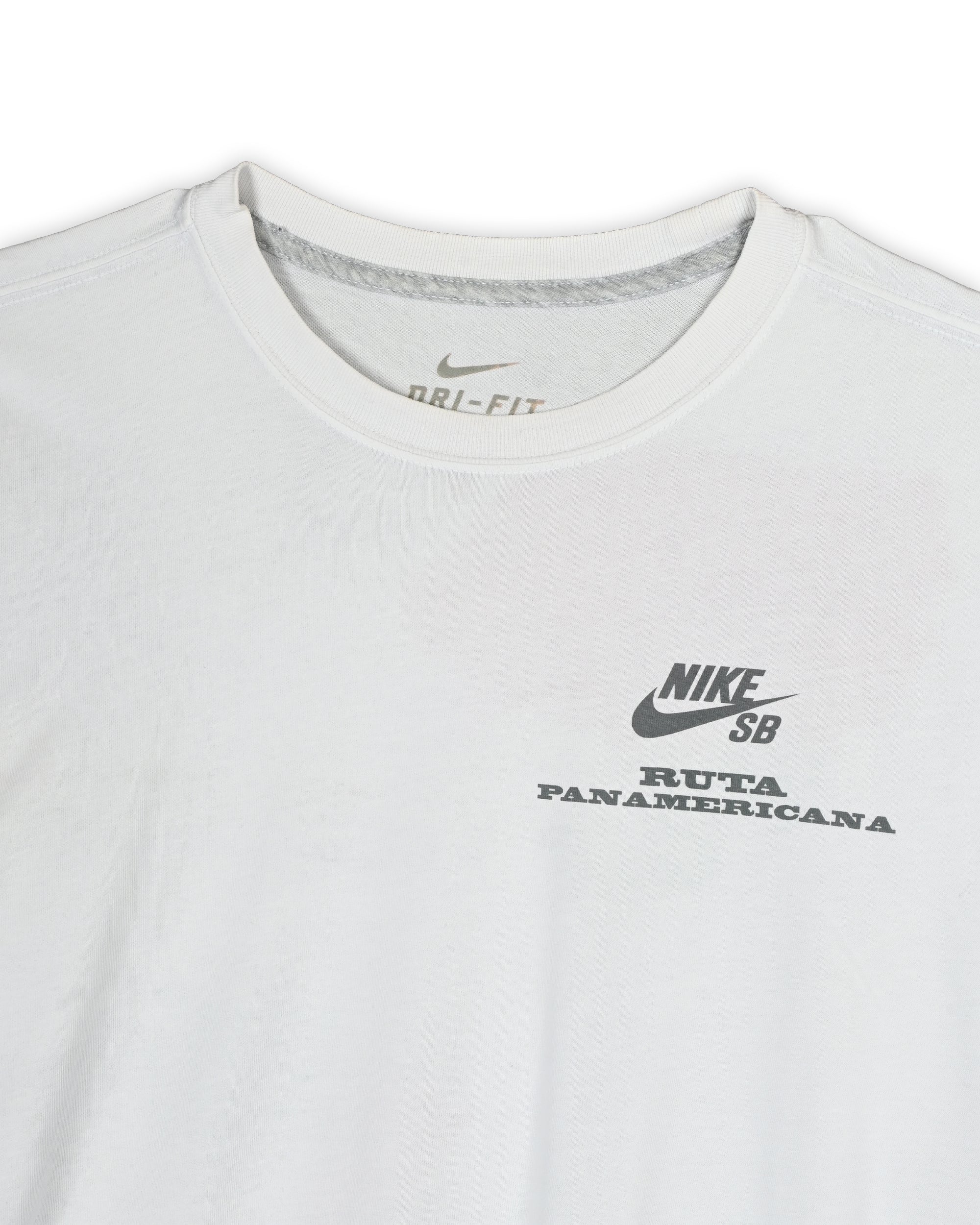 NIKE T-SHIRT - M