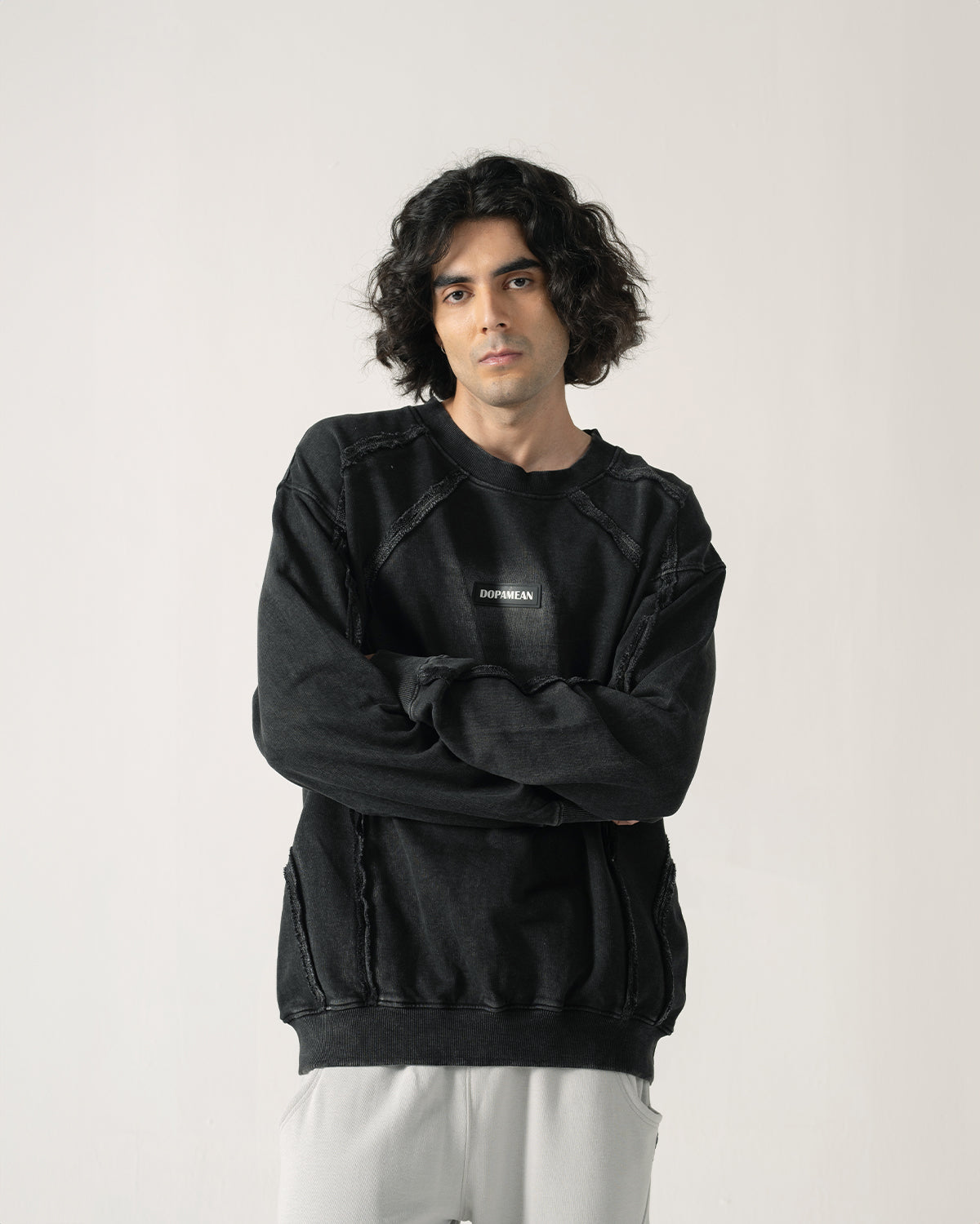 PATCHED SWEATSHIRT - BLACK