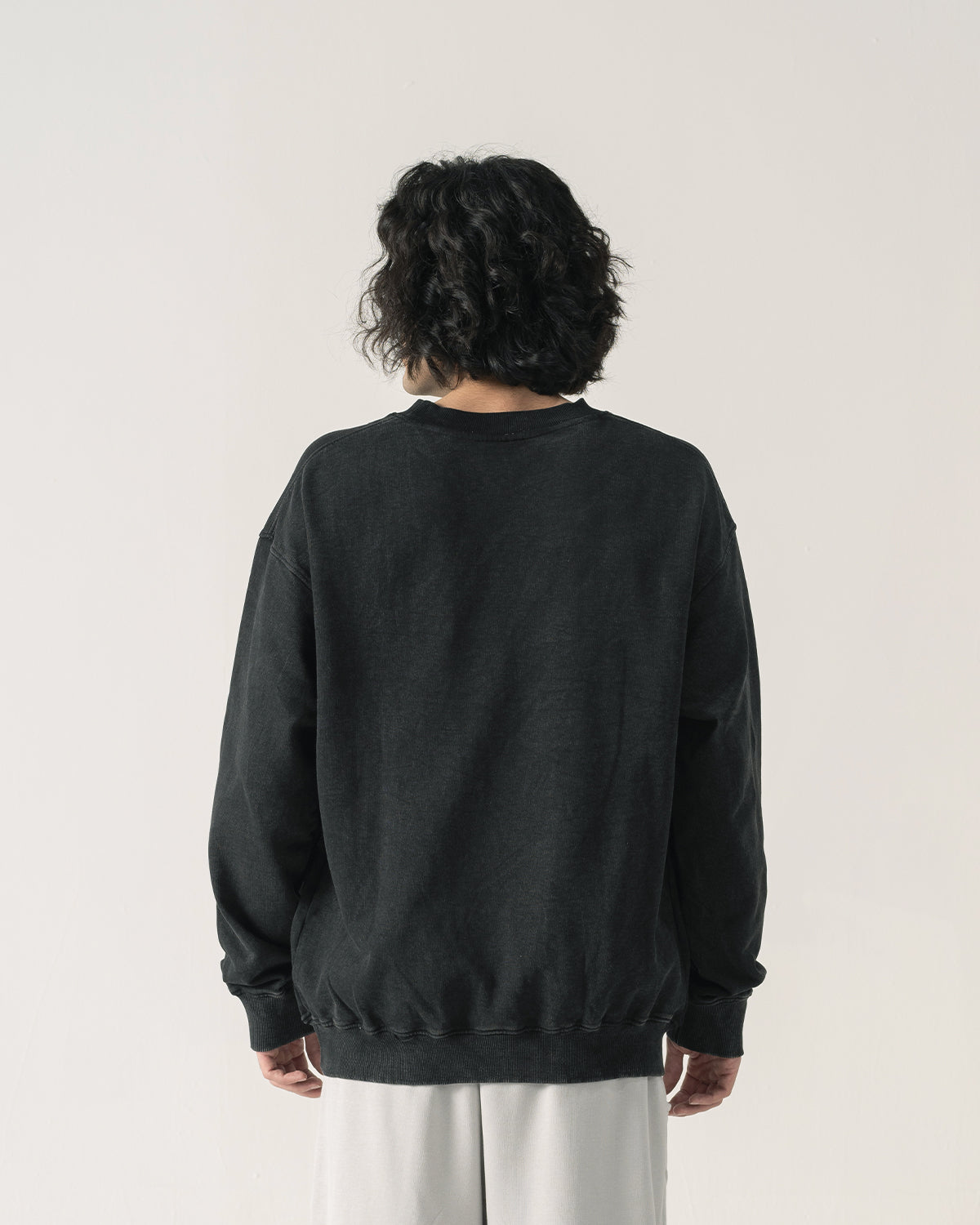 PATCHED SWEATSHIRT - BLACK